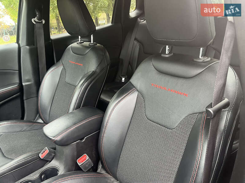 Позашляховик / Кросовер Jeep Compass 2020 в Черкасах фото 8 Позашляховик / Кросовер Jeep Compass 2020 в Черкасах