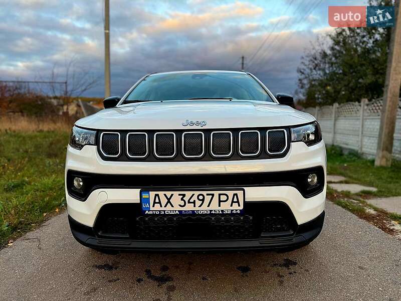 Позашляховик / Кросовер Jeep Compass 2022 в 