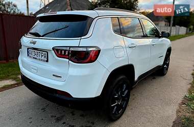 Позашляховик / Кросовер Jeep Compass 2022 в 