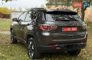 Внедорожник / Кроссовер Jeep Compass 2018 в 
