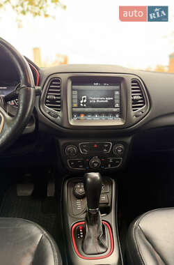 Внедорожник / Кроссовер Jeep Compass 2018 в 