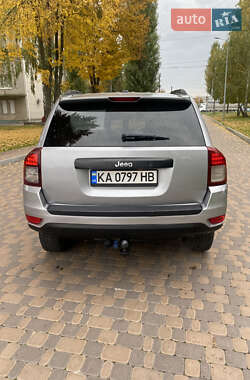 Позашляховик / Кросовер Jeep Compass 2016 в  фото 4 Позашляховик / Кросовер Jeep Compass 2016 в