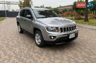 Позашляховик / Кросовер Jeep Compass 2016 в  фото 6 Позашляховик / Кросовер Jeep Compass 2016 в