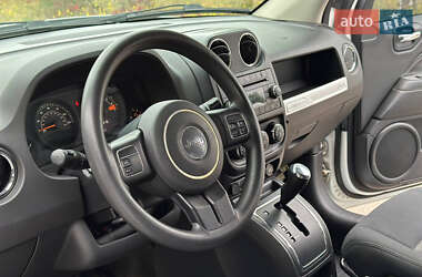 Внедорожник / Кроссовер Jeep Compass 2014 в 