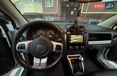 Внедорожник / Кроссовер Jeep Compass 2014 в 