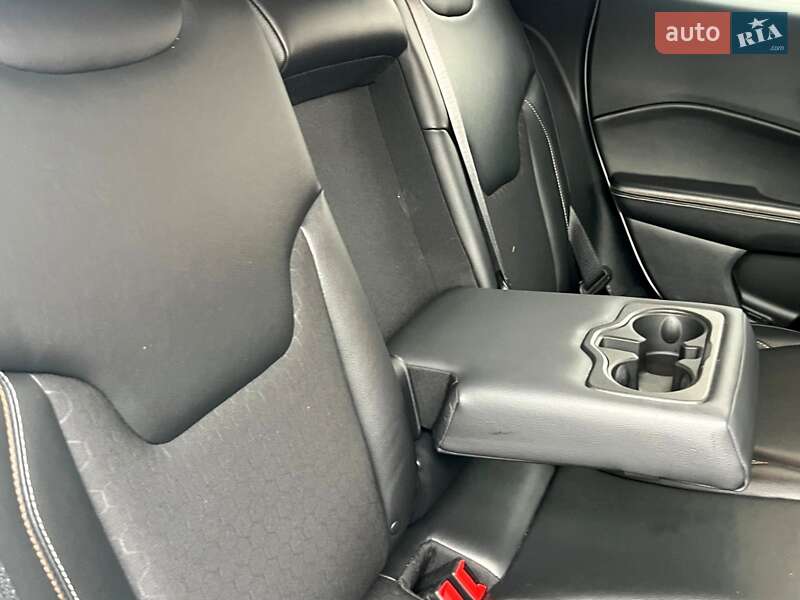 Внедорожник / Кроссовер Jeep Compass 2017 в Киеве