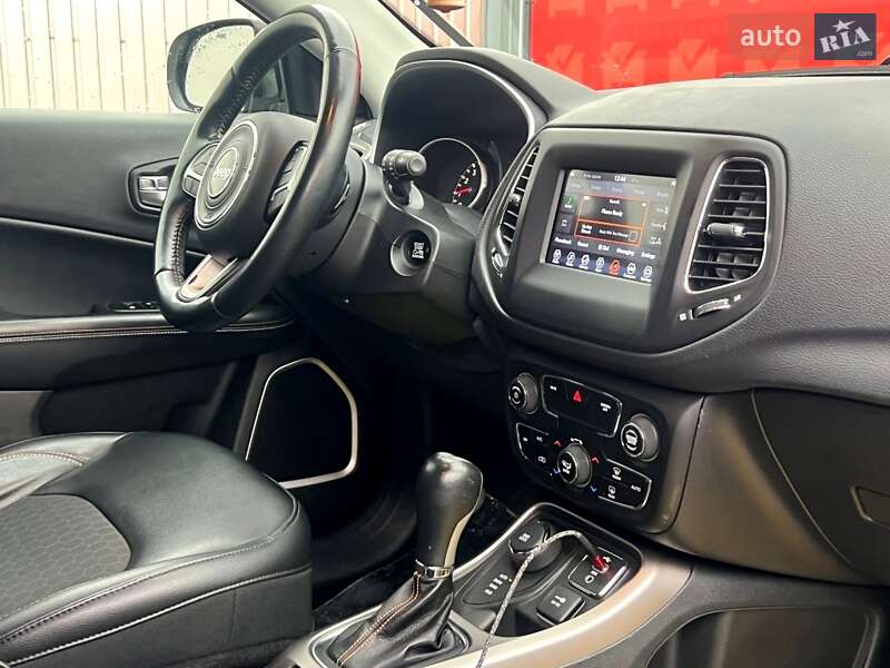 Внедорожник / Кроссовер Jeep Compass 2017 в Киеве