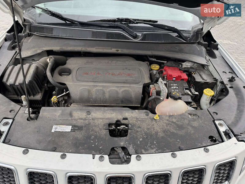 Внедорожник / Кроссовер Jeep Compass 2019 в Борщеве фото 35 Внедорожник / Кроссовер Jeep Compass 2019 в Борщеве