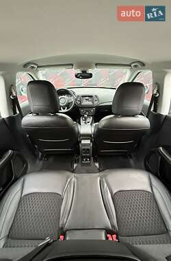 Внедорожник / Кроссовер Jeep Compass 2018 в 
