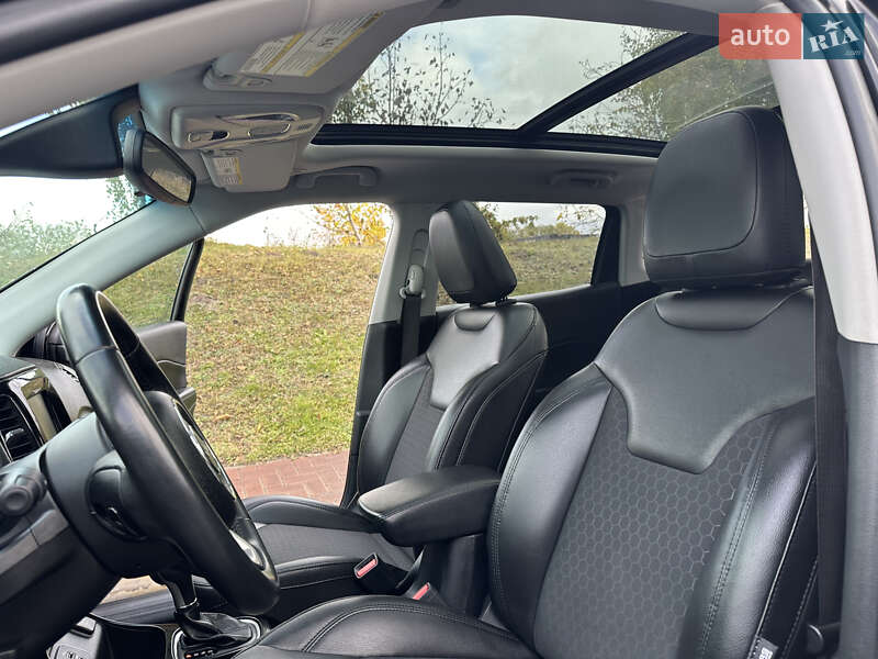 Позашляховик / Кросовер Jeep Compass 2019 в Києві фото 26 Позашляховик / Кросовер Jeep Compass 2019 в Києві