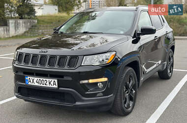 Внедорожник / Кроссовер Jeep Compass 2018 в 