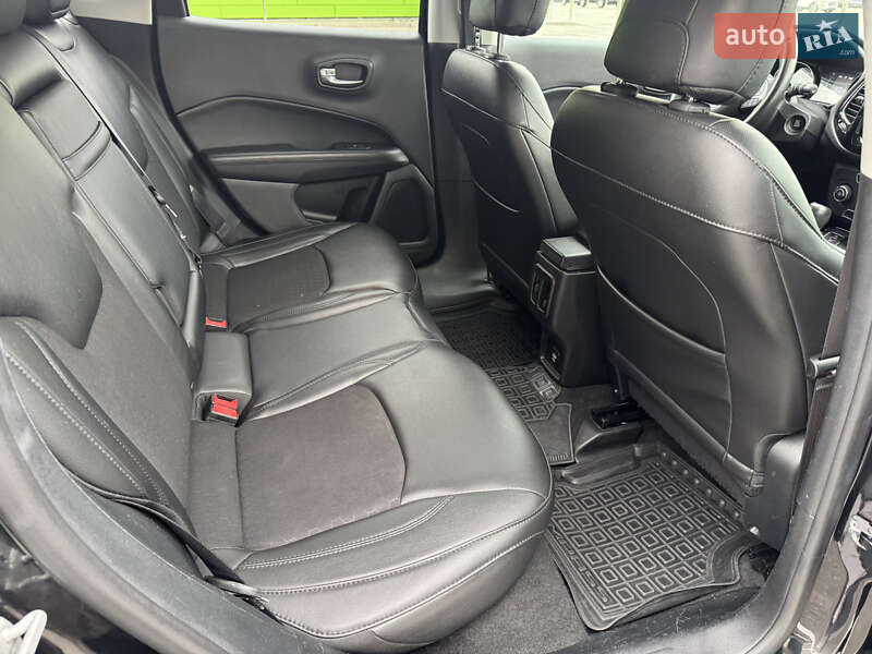 Позашляховик / Кросовер Jeep Compass 2018 в Києві фото 16 Позашляховик / Кросовер Jeep Compass 2018 в Києві