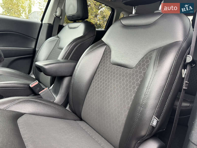 Позашляховик / Кросовер Jeep Compass 2018 в Києві фото 27 Позашляховик / Кросовер Jeep Compass 2018 в Києві