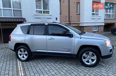 Позашляховик / Кросовер Jeep Compass 2011 в 