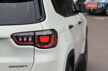 Позашляховик / Кросовер Jeep Compass 2017 в  фото 13 Позашляховик / Кросовер Jeep Compass 2017 в