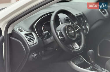 Позашляховик / Кросовер Jeep Compass 2017 в  фото 14 Позашляховик / Кросовер Jeep Compass 2017 в