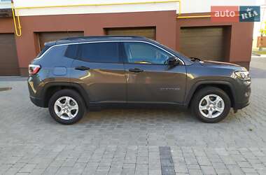 Внедорожник / Кроссовер Jeep Compass 2022 в 