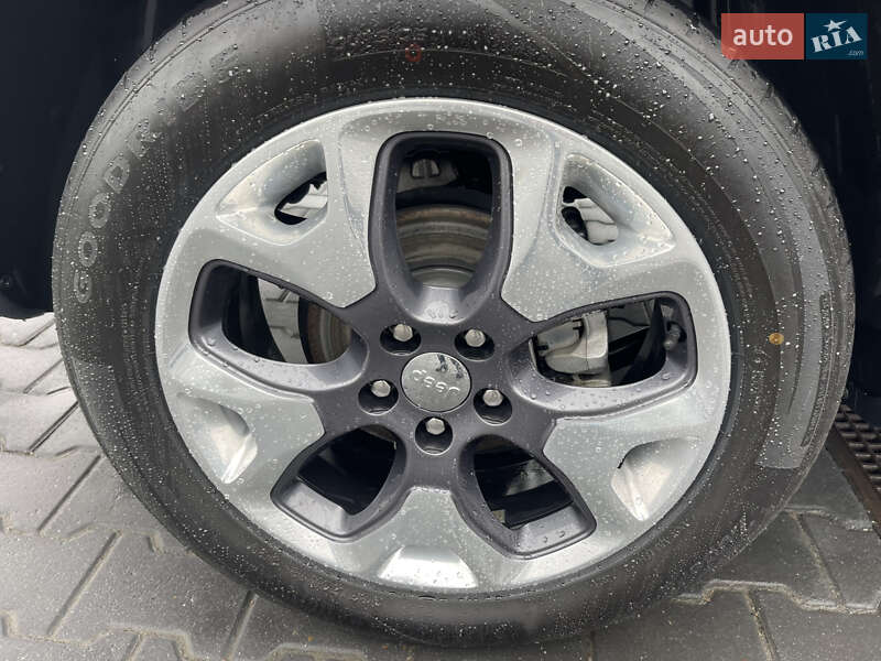 Позашляховик / Кросовер Jeep Compass 2021 в Чернівцях