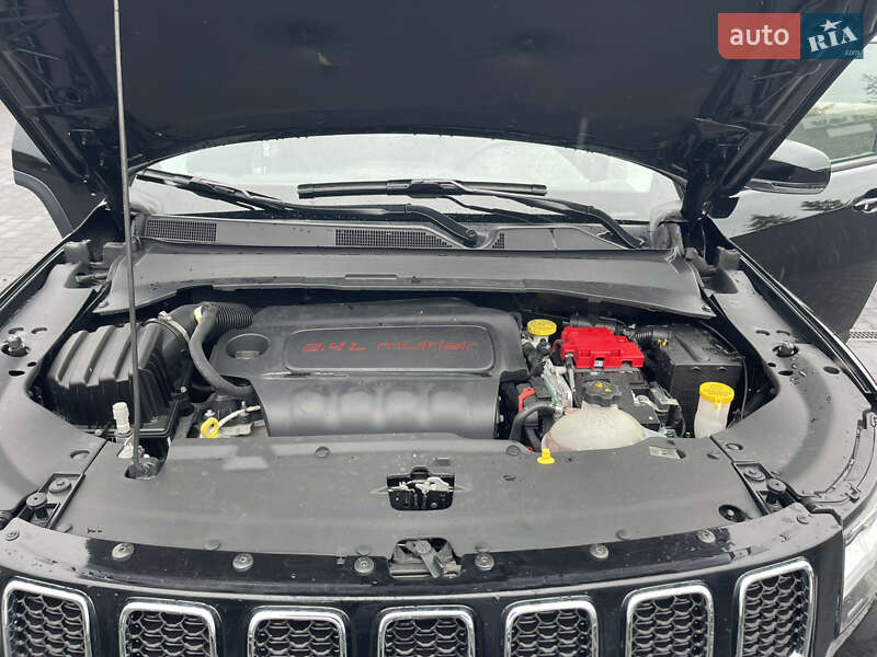 Позашляховик / Кросовер Jeep Compass 2021 в Чернівцях