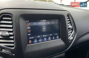 Внедорожник / Кроссовер Jeep Compass 2017 в 