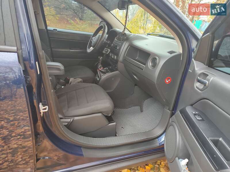 Внедорожник / Кроссовер Jeep Compass 2012 в Гадяче