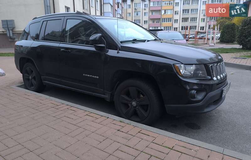 Внедорожник / Кроссовер Jeep Compass 2015 в Вишневом фото 6 Внедорожник / Кроссовер Jeep Compass 2015 в Вишневом