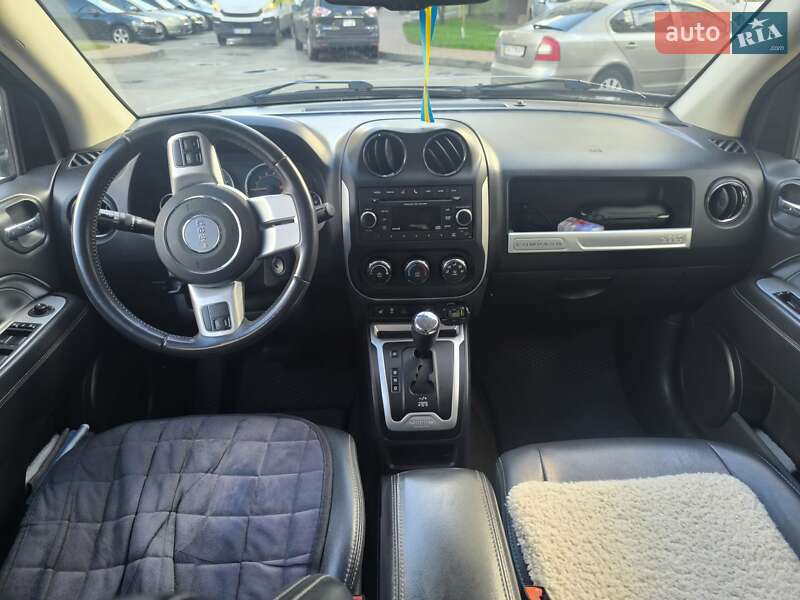 Внедорожник / Кроссовер Jeep Compass 2015 в Вишневом фото 8 Внедорожник / Кроссовер Jeep Compass 2015 в Вишневом