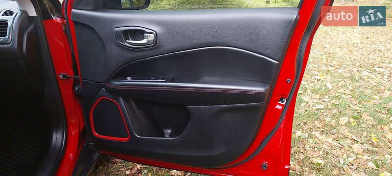 Внедорожник / Кроссовер Jeep Compass 2018 в Дубно