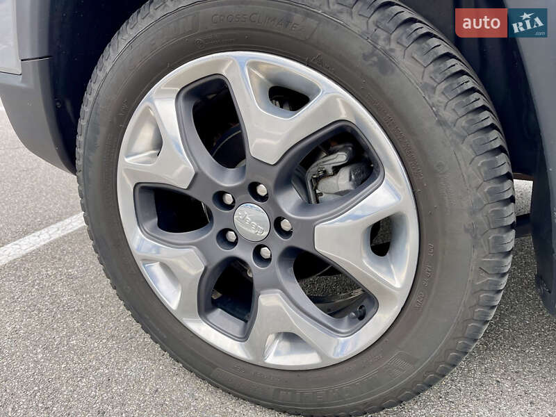 Внедорожник / Кроссовер Jeep Compass 2019 в Киеве