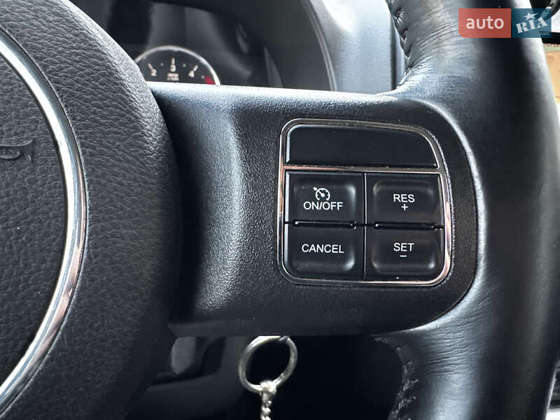 Позашляховик / Кросовер Jeep Compass 2013 в Києві