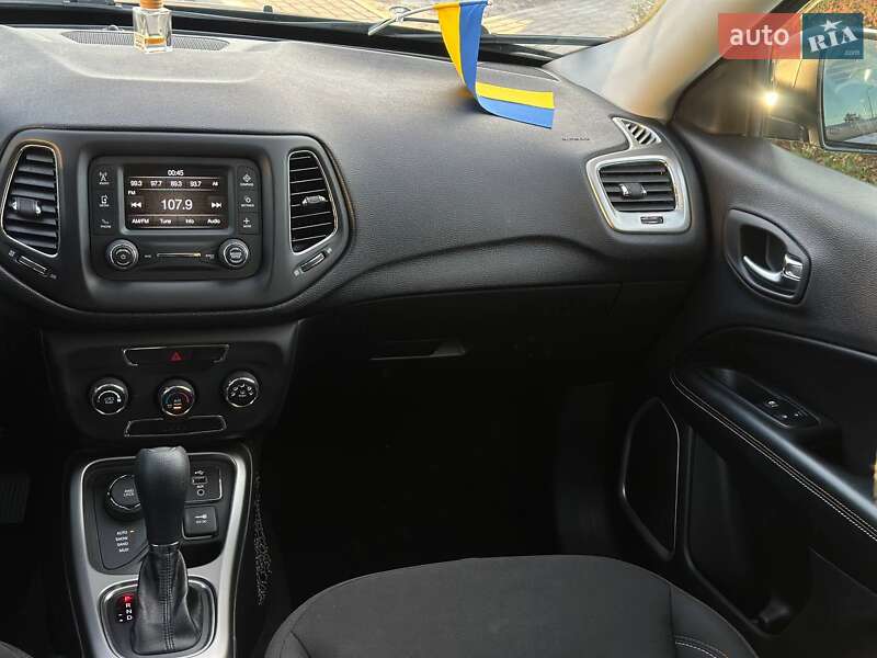 Внедорожник / Кроссовер Jeep Compass 2018 в Киеве