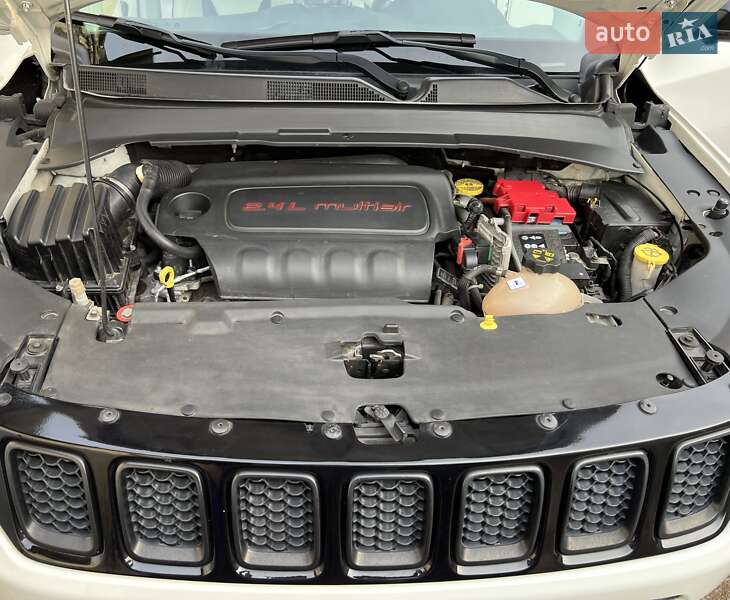 Внедорожник / Кроссовер Jeep Compass 2020 в Киеве