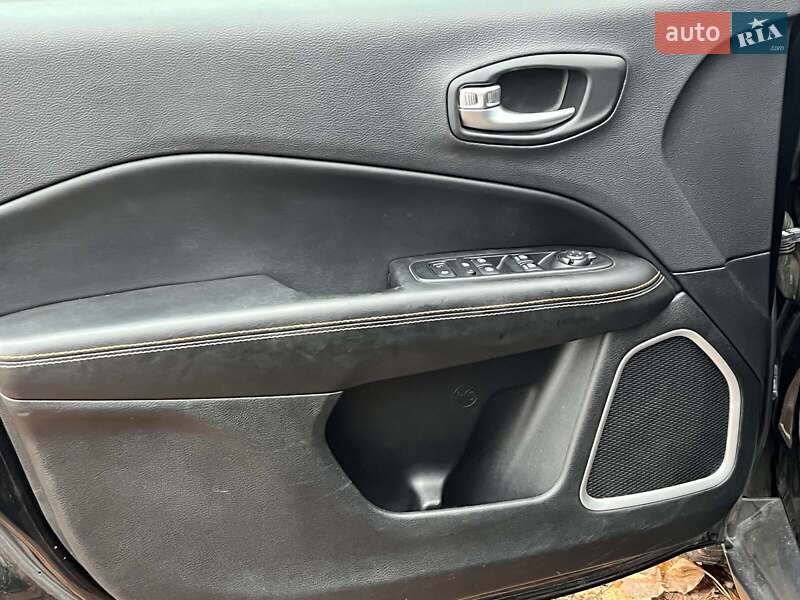 Внедорожник / Кроссовер Jeep Compass 2017 в Киеве фото 17 Внедорожник / Кроссовер Jeep Compass 2017 в Киеве