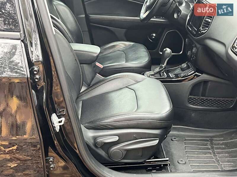 Позашляховик / Кросовер Jeep Compass 2017 в Києві фото 17 Позашляховик / Кросовер Jeep Compass 2017 в Києві