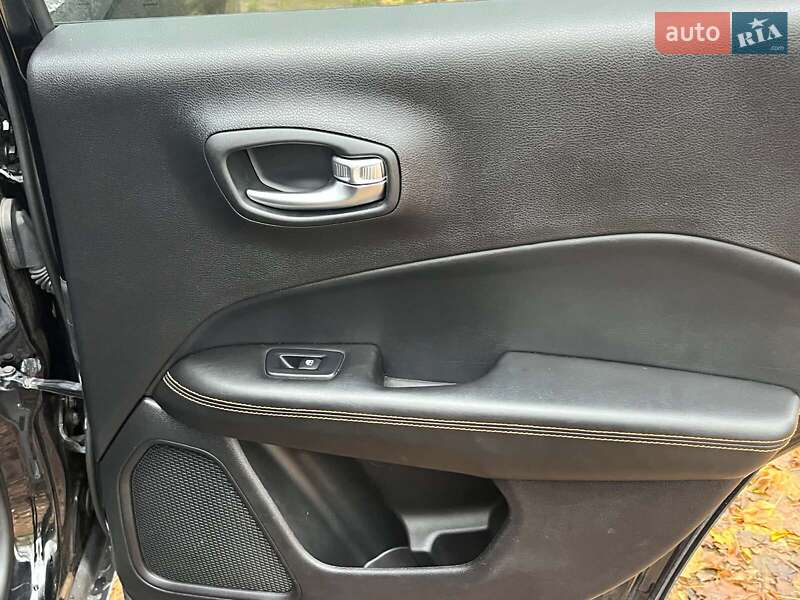Позашляховик / Кросовер Jeep Compass 2017 в Києві фото 24 Позашляховик / Кросовер Jeep Compass 2017 в Києві