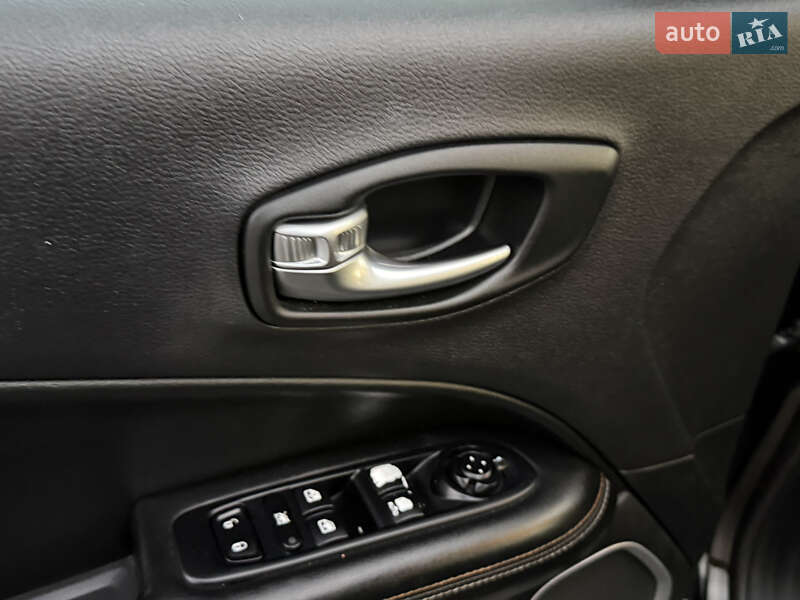 Внедорожник / Кроссовер Jeep Compass 2019 в Стрые