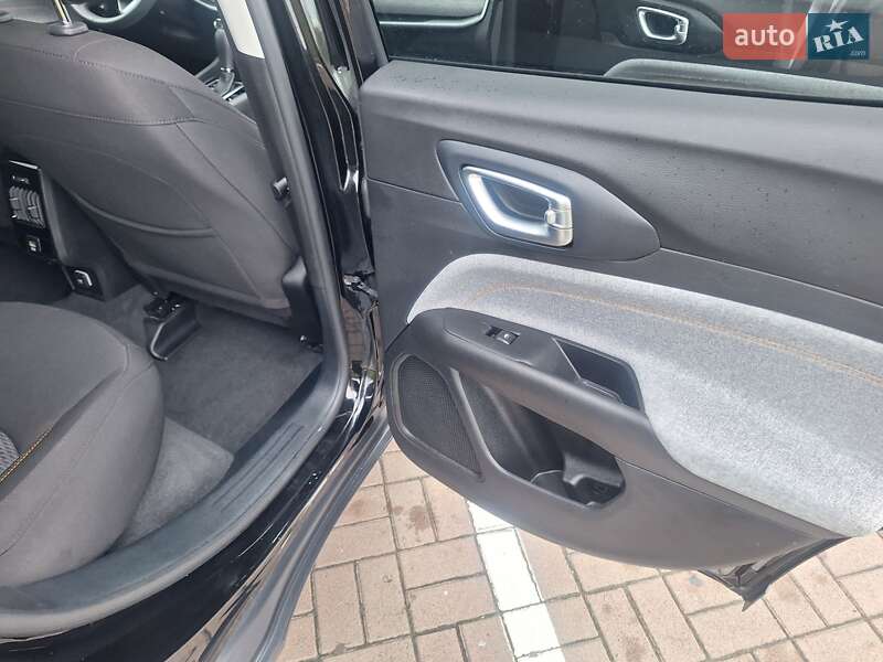 Позашляховик / Кросовер Jeep Compass 2022 в Києві фото 67 Позашляховик / Кросовер Jeep Compass 2022 в Києві