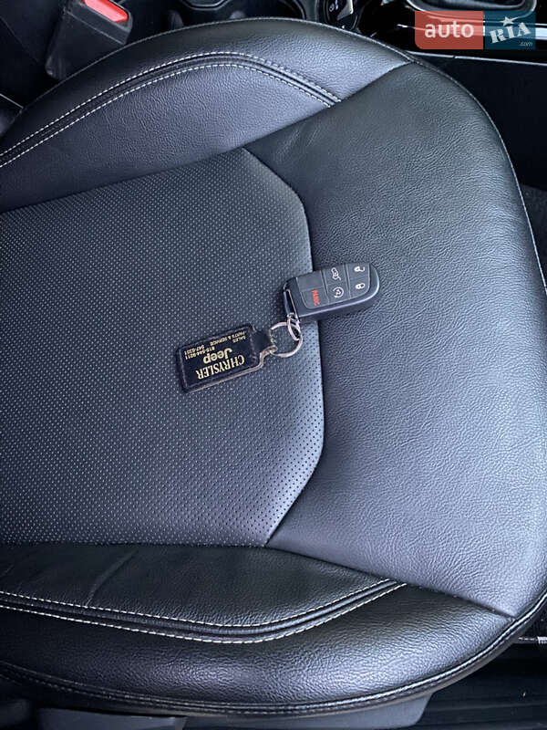 Позашляховик / Кросовер Jeep Compass 2020 в Києві фото 23 Позашляховик / Кросовер Jeep Compass 2020 в Києві