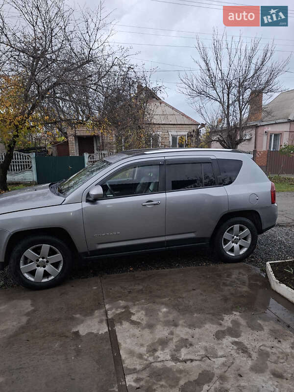 Внедорожник / Кроссовер Jeep Compass 2014 в Кривом Роге