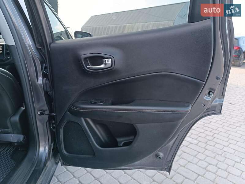 Внедорожник / Кроссовер Jeep Compass 2018 в Львове фото 30 Внедорожник / Кроссовер Jeep Compass 2018 в Львове