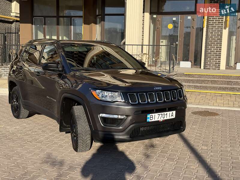 Внедорожник / Кроссовер Jeep Compass 2017 в Софиевской Борщаговке