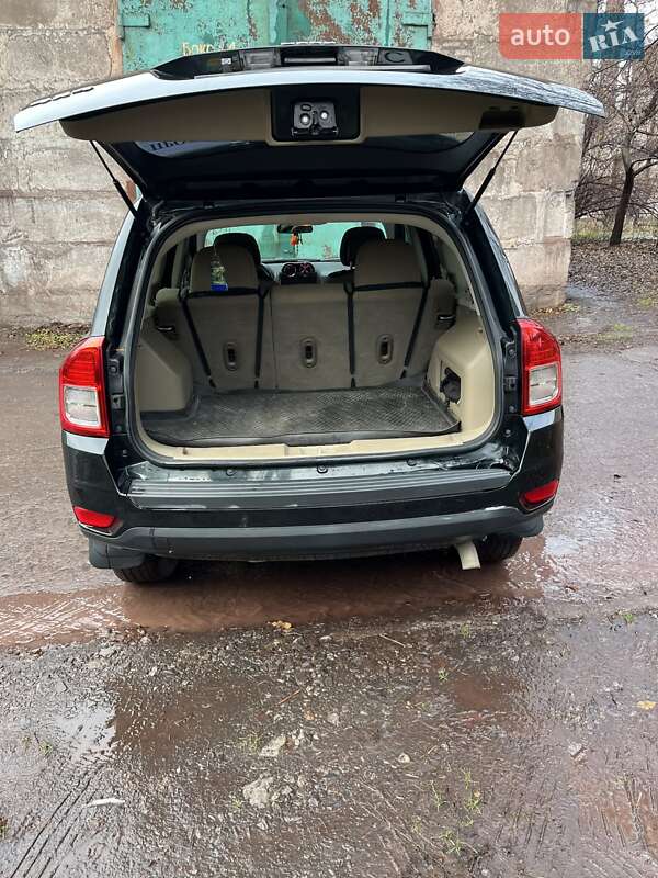 Внедорожник / Кроссовер Jeep Compass 2012 в Кривом Роге