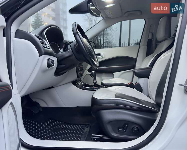 Внедорожник / Кроссовер Jeep Compass 2019 в Киеве