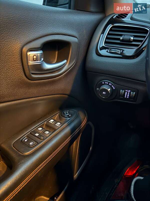 Позашляховик / Кросовер Jeep Compass 2017 в Запоріжжі фото 8 Позашляховик / Кросовер Jeep Compass 2017 в Запоріжжі
