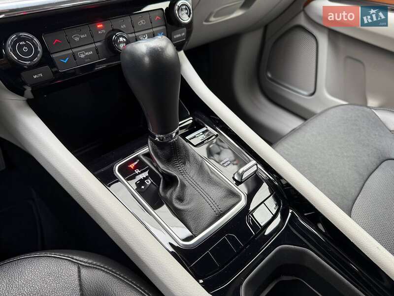 Внедорожник / Кроссовер Jeep Compass 2023 в Киеве