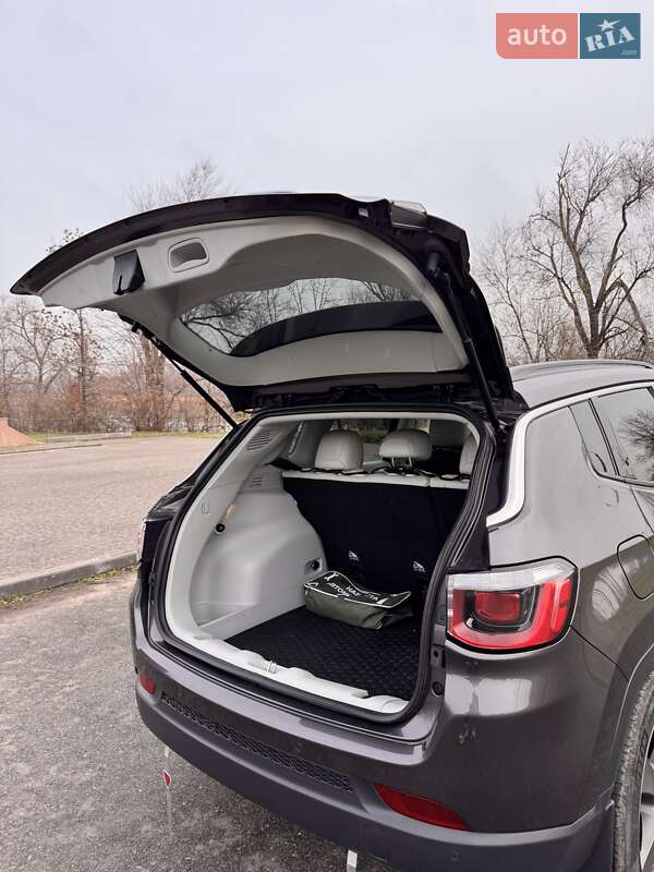 Внедорожник / Кроссовер Jeep Compass 2017 в Кривом Роге