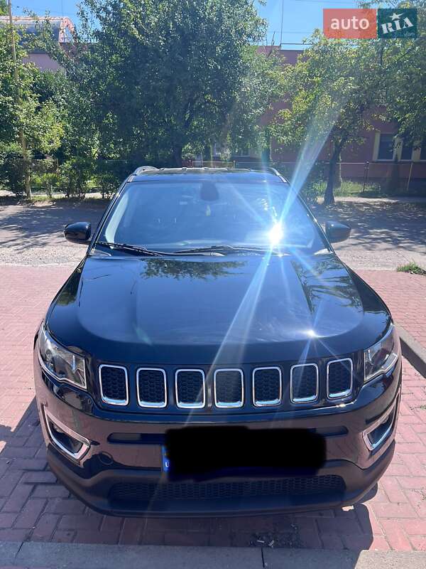 Внедорожник / Кроссовер Jeep Compass 2017 в Ужгороде