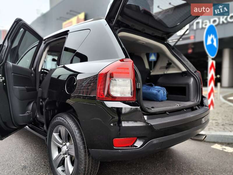 Позашляховик / Кросовер Jeep Compass 2014 в Києві
