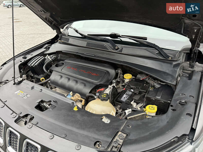 Внедорожник / Кроссовер Jeep Compass 2017 в Днепре