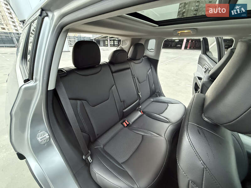 Внедорожник / Кроссовер Jeep Compass 2021 в Киеве
